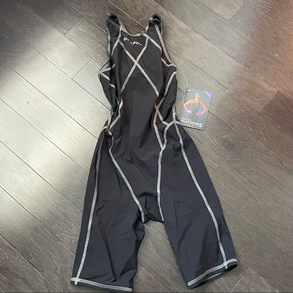Dolfin Other - NWT Dolfin Platinum 2 Knee skin tech suit